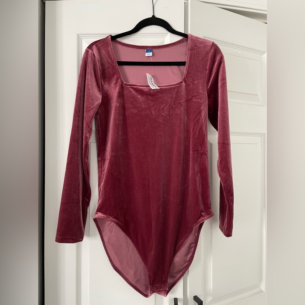 Old Navy Velvet bodysuit size large never worn